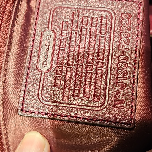 Coach Avery Large Hobo NWT - Picture 2 of 8